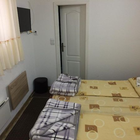 Mico Ficher Kop Kopaonik Luaran gambar
